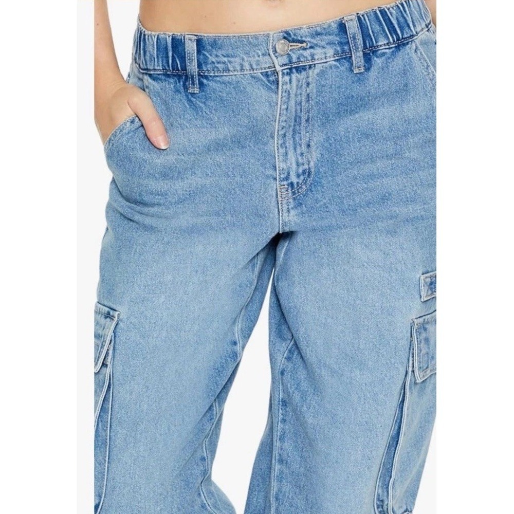 Women's Forever 21 Mid Rise Denim Cargo Jeans Elastic Waist Sz Med